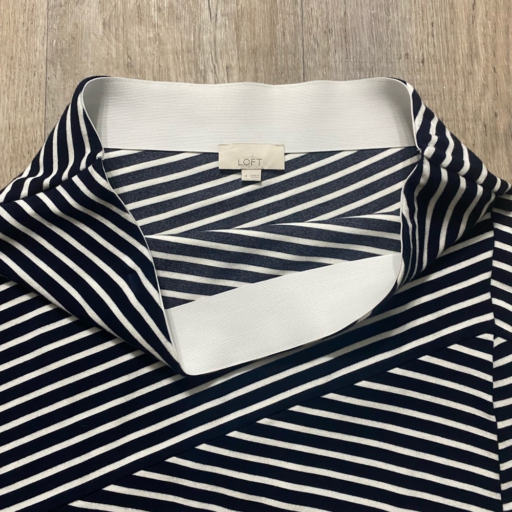 4/$25 Striped Loft Skirt - Picture 3 of 4